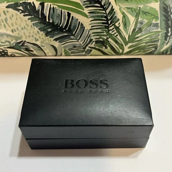 Hugo Boss Cuff Links - Picture 2 of 4